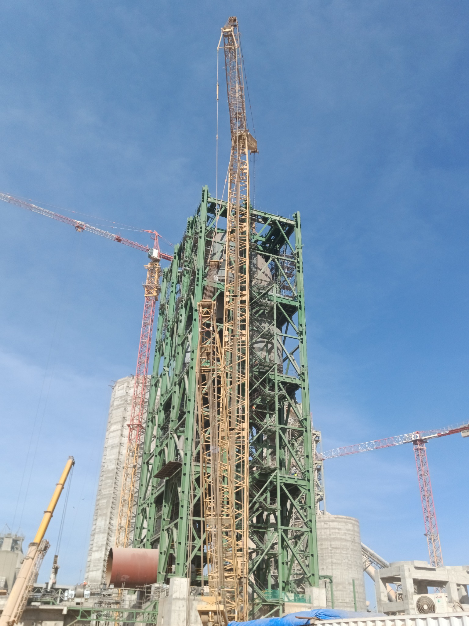 Structure industrielle en montage
